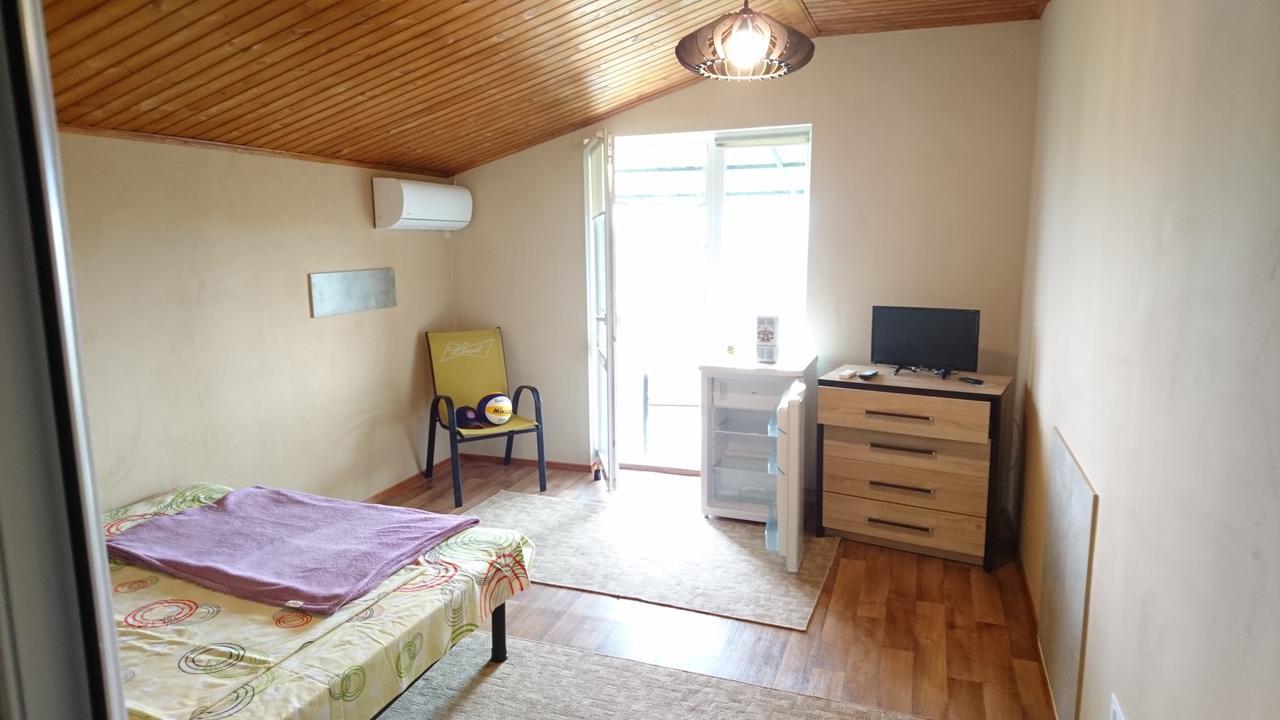 Guest House Dacha Karolino-Buhaz Exterior photo